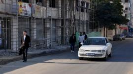صورة توضح ما تعانيه طرقات وارصفة مدينة غزة