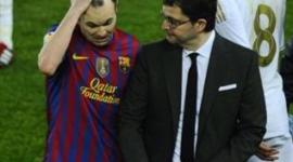 لاعب وسط برشلونة انييستا