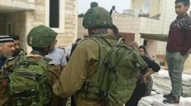 نساء تقوع يمنعن جنود الاحتلال من اعتقال أحد أطفال البلدة