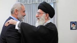 القائد الخامنئي واسماعيل هنية