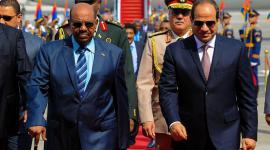 الرئيسان المصري عبد الفتاح السيسي والسوداني عمر البشير