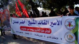 الأسرى يساندون عدنان في إضرابه
