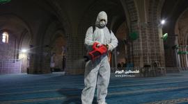 تعقيم المساجد كإجراء وقائي لطمأنة المصلين يوم الج (35).JPG