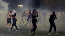 868592-اشتباكات-الشرطة-والجماهير-خلال-الاحتفالات-بكأس-العالم-(2).JPG