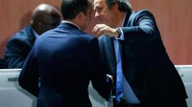 بلاتيني يعانق الامير علي