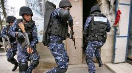 عناصر من أمن السلطة يقتحمون منزلاً في الضفة