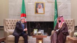 ابن سلمان لدى زيارته الجزائر