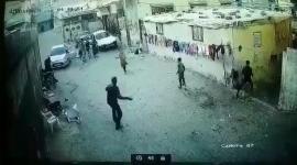 شاهد طفل يدهس مجموعة من الاطفال بالسيارة