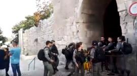 اغلاق باب الساهرة في القدس.JPG