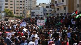 الاحتجاجات أمام مقر الأونروا رفضاً للتقليصات ‫(42664455)‬ ‫‬.JPG