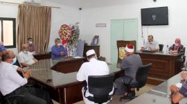 بلدية دير البلح تعقد لقاءً لدراسة الآثار البيئية والاجتماعية لمشروع تبليط شوارع فرعية بالمدينة