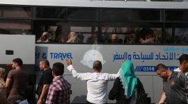 خلال مغادرة احدى الحافلات