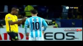 لاعب جامايكي يلتقط سيلفي مع ميسي