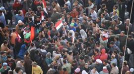 عروسان يحتفلان بزفافهما في التحرير