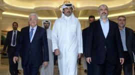 صورة ارشيفية للأمير القطري وعباس ومشعل