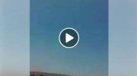 طفل يشعل مواقع التواصل لحظة اجتياز الشبان السلك الزائل