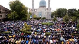 ما يقال بين تكبيرات صلاة العيد