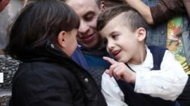 الطفل أحمد دوابشة ابان خروجه من المستشفى