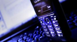 تعبيرية "اختراق هاتف"