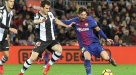 ليونيل ميسي نجم برشلونة خلال المباراة 