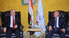 وزير النقل والمواصلات مع المصريين