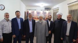 الأمين العام لحركة الجهاد الإسلامي في فلسطين، الأستاذ زياد النخالة، سماحة الشيخ ماهر حمود، رئيس الاتحاد العالمي لعلماء المقاومة