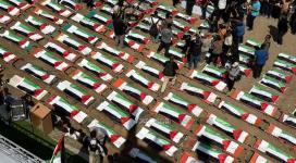 غزة تنظم أكبر جنازة لتشييع 120 شهيداً من عائلتي الحساينة وأبو شريعة