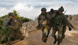 جانب من إخلاء جنود اسرائيليين قتلى خلال معارك مع حزب الله