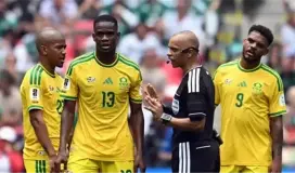 وفاة نجم منتخب جنوب إفريقيا جايدن آدامز