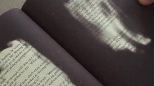 كتاب باهض الثمن لا تستطيع قراءته إلا بحرق صفحاته!