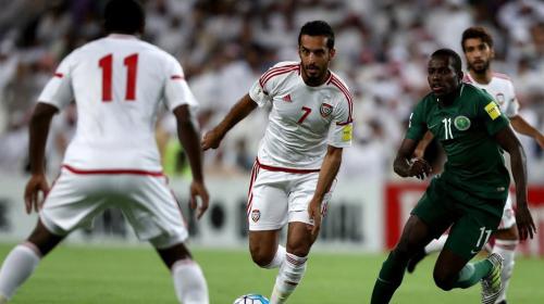 لاعبو المنتخبين السعودي و الاماراتي
