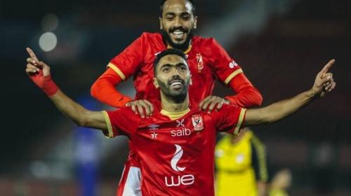 عزل اللاعبين المصريين شحات وكهربا