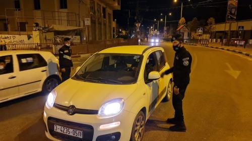 منع حركة المركبات بعد اذان المغرب في غزة