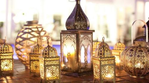 أحدث رسائل تهنئة رمضان 2021 للأصدقاء والاحباب والأهل