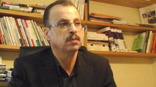 الكاتب عوض عبد الفتاح.jpg