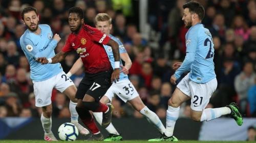مشاهدة مباراة مانشستر سيتي ومانشستر يونايتد اليوم في الدوري الإنجليزي.. المعلق الرياضي والقنوات الناقلة
