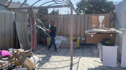 الاحتلال يجبر مقدسياً على هدم جزء من منزله