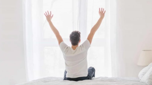 4عوامل تجعلك تستيقظ أكثر سعادة صباحًا..تعرف عليها