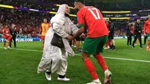 صور.. ما صحة خبر وفاة والدة سفيان بوفال اللاعب المغربي 2022 .. هل توفت والدة سفيان بوفال
