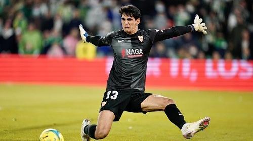 الحارس المغربي بونو على رادار ريال مدريد