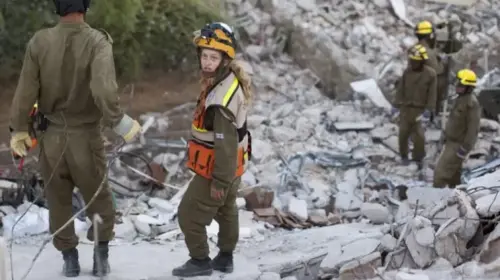 طواقم انقاذ اسرائيلية.
