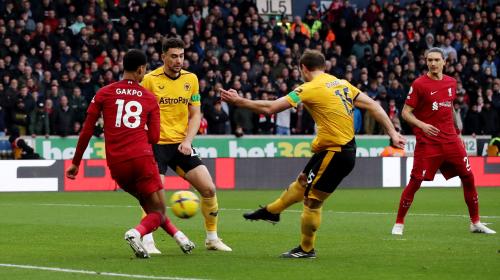 "ليفربول" يسقط أمام ولفرهامبتون بثلاثية في الدوري
