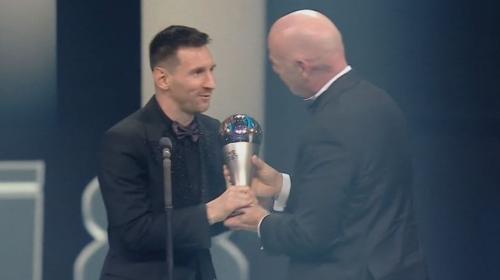 "ليونيل ميسي" يتوج بجائزة أفضل لاعب لعام 2022