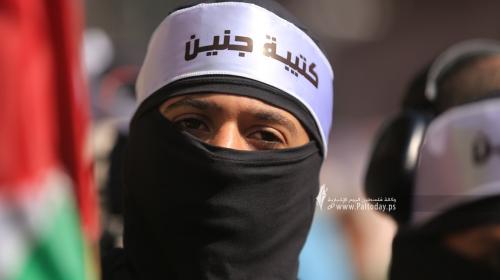 طلبة الجامعات في غزة ينظمون وقفة دعم واسناد للمقاومة في الضفة والقدس (13).JPG