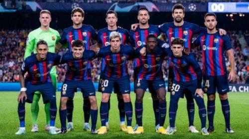 "تشافي" يعلن قائمة برشلونة للقاء مانشستر يونايتد غداً الخميس