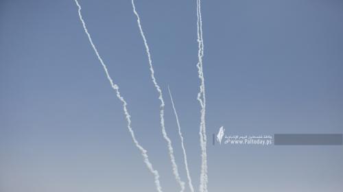 رشقات الصاروخية تجاه المدن المحتلة (2).JPG