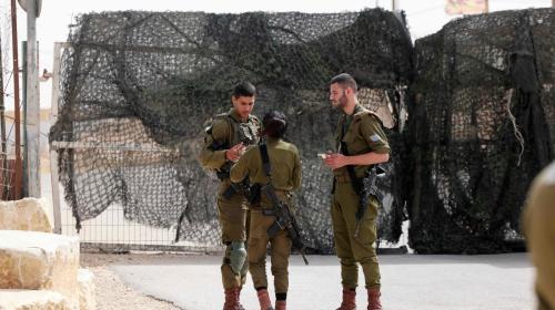 جنود الاحتلال عقب الحدث الأمني (5).jpg