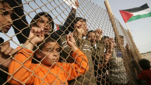 أطفال غزة يطالبون بفك الحصار الاسرائيلي
