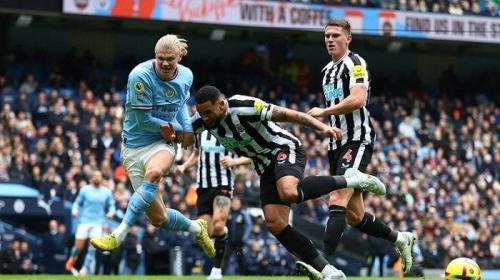 نيوكاسل يُقصي مانشستر سيتي من كأس رابطة المحترفين