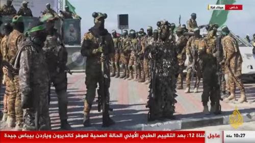 خلال مراسم تسليم الأسير الإسرائيلي كيث سيغال بميناء غزة
